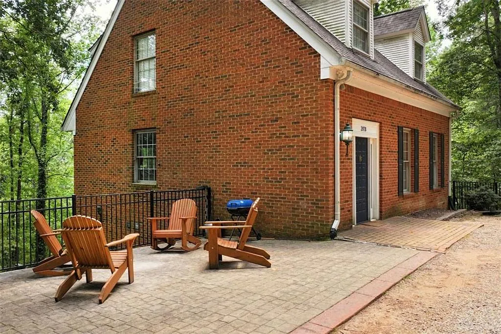 3 bed, 3.5 bath, $2,495 — Photo 4