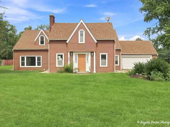 4604 W Lakeshore Dr, McCullom Lake, IL 60050
