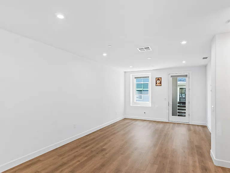 1744 Pedrozzi Cmn — Photo 8