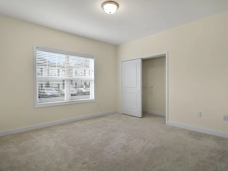 708 Creek Ln — Photo 22
