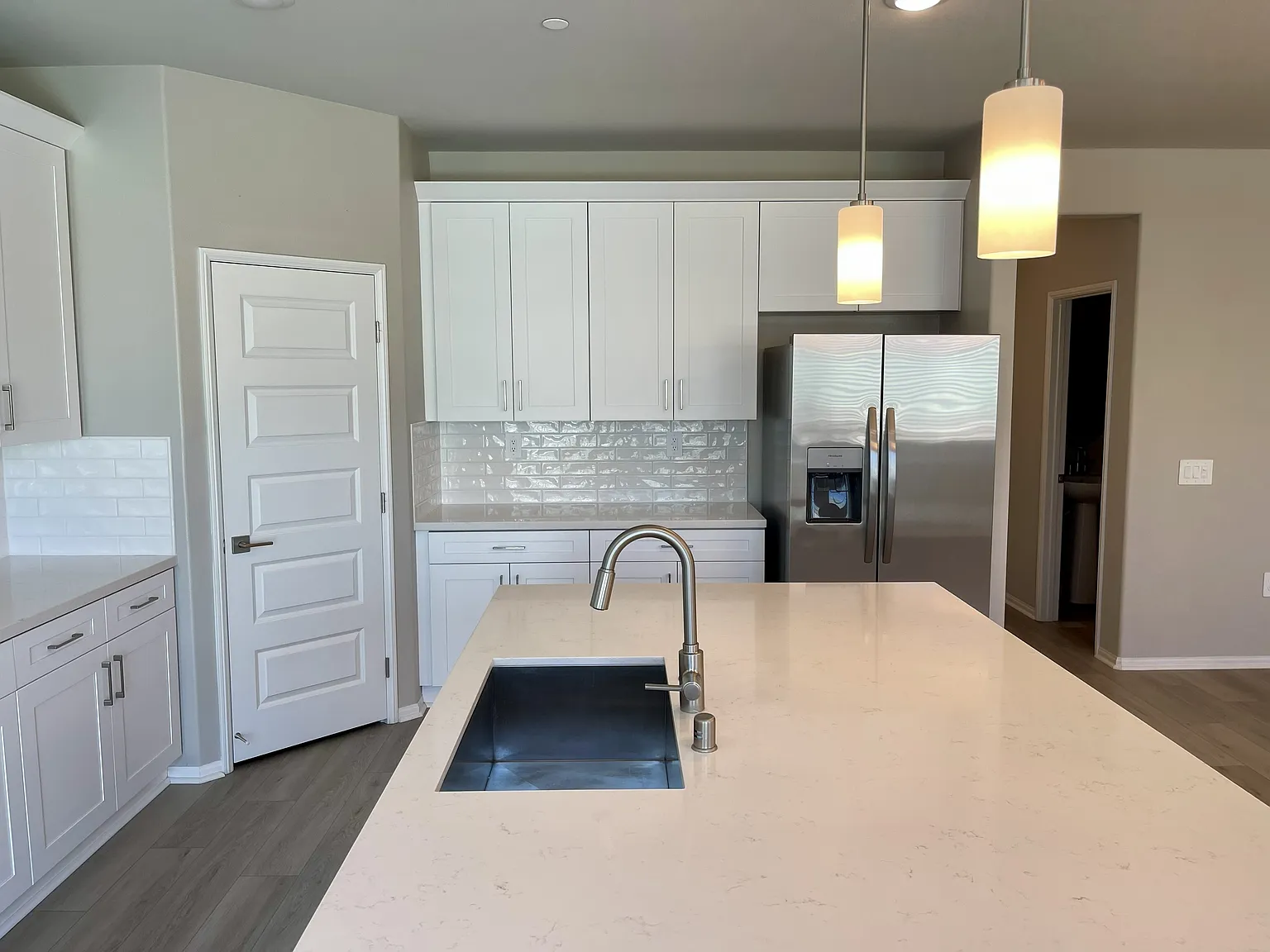 5 bed, 3247 sqft, $4,500 — Photo 4