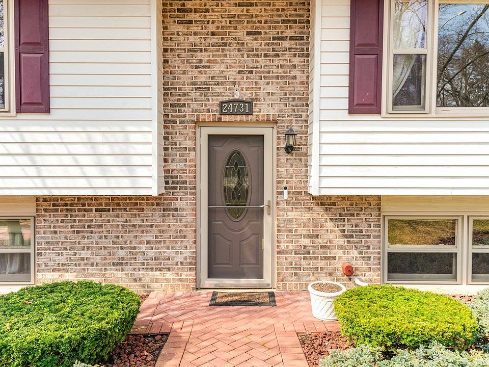 chacha̋ ੯ꔷ̀͡ᓑ\ 24731 W Orchard Pl, Round Lake, IL 60073 | MLS #12622162 | Zillow