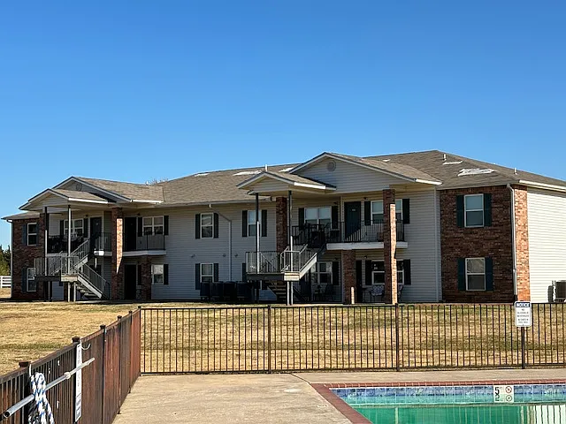 1 bed, 850 sqft, $599 — Photo 1