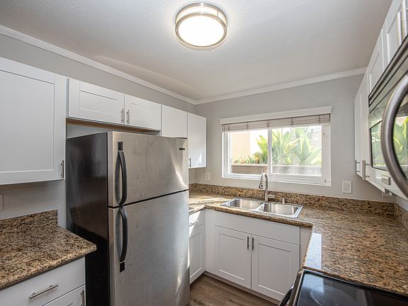 3rd image of 6750 Beadnell Way
