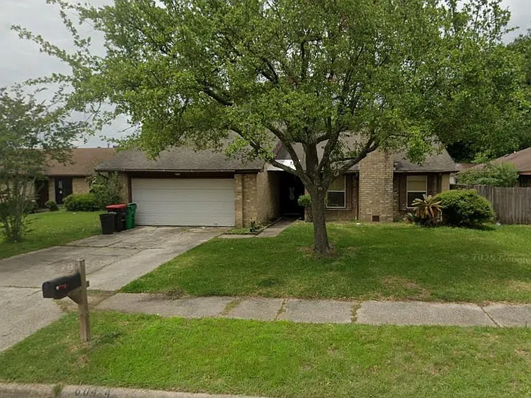 604 Briarclift Ln — Photo 1