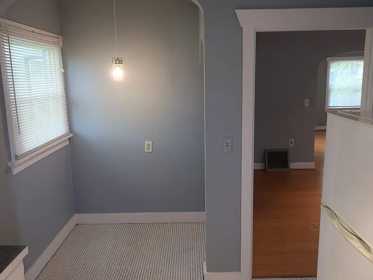 710 Monroe St #B — Photo 6