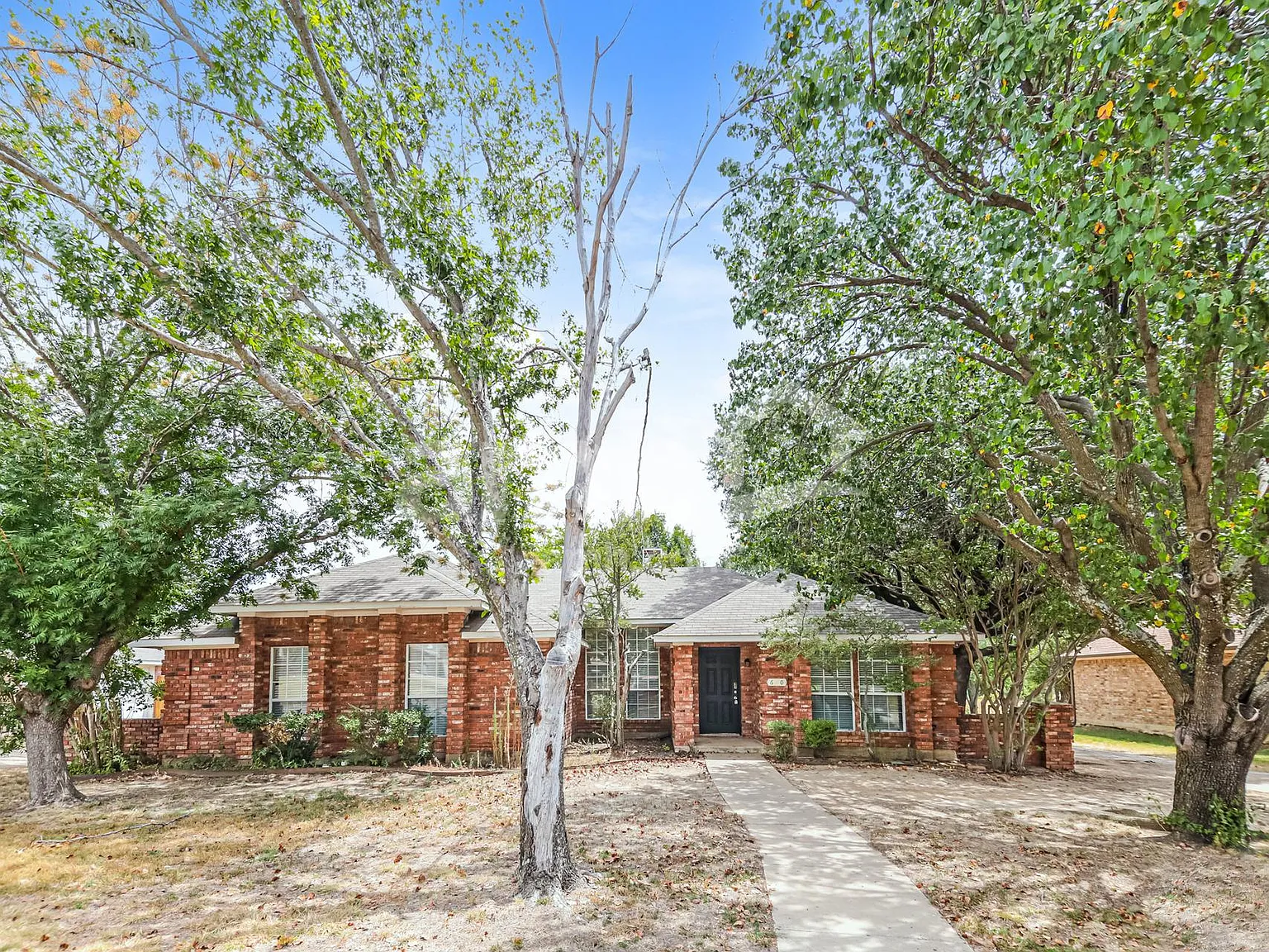 3 bed, 2.0 bath, 1783 sqft, $2,340 — Photo 1