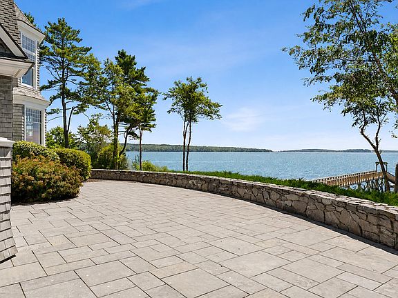 4th image of 92 Spruce Point Road