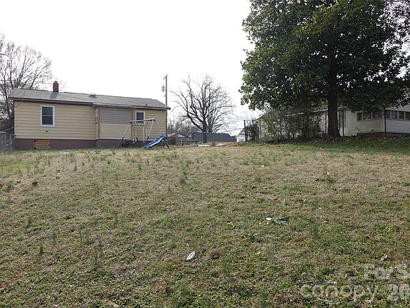 4th image of 155 Robbins St SW