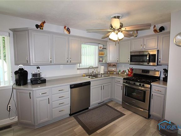 2nd image of 4154 Dahlia Dr