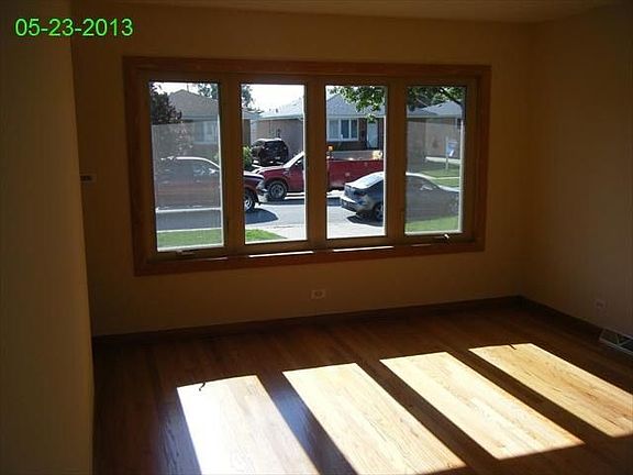 4th image of 3725 Hawthorne St