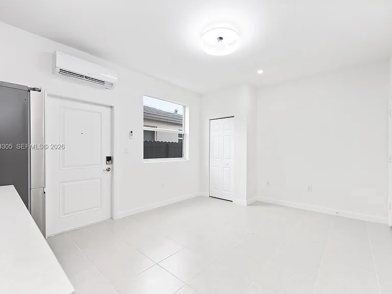 18690 SW 136th Ct — Photo 5