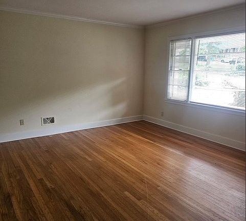 4th image of 305 Augusta Rd