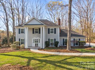 9424 Whitethorn Dr, Charlotte, NC 28277