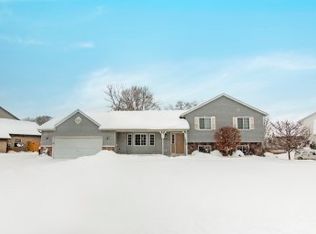 1887 Crabtree Ln, Jenison, MI 49428
