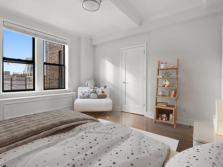 210 W 70th St #1403 — Photo 8