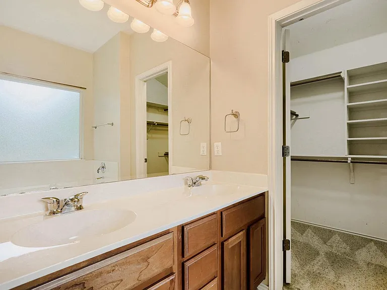 3410 Yogi Berra Way — Photo 13