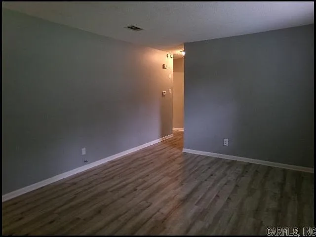 905 Norma Ct — Photo 3