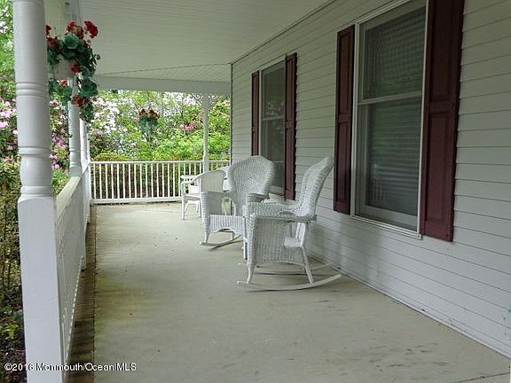 2nd image of 110 Fox Hollow Dr