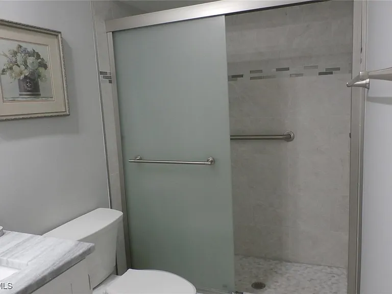 11110 Caravel Cir #101 — Photo 21
