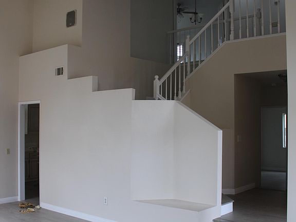 5th image of 5806 Katrina Pl