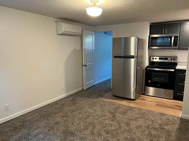 Building Photo - 1317 S 19th St #4