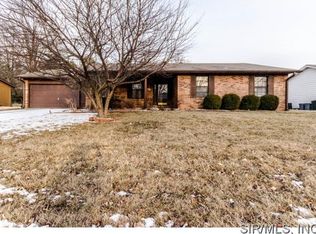38 Village Dr, Swansea, IL