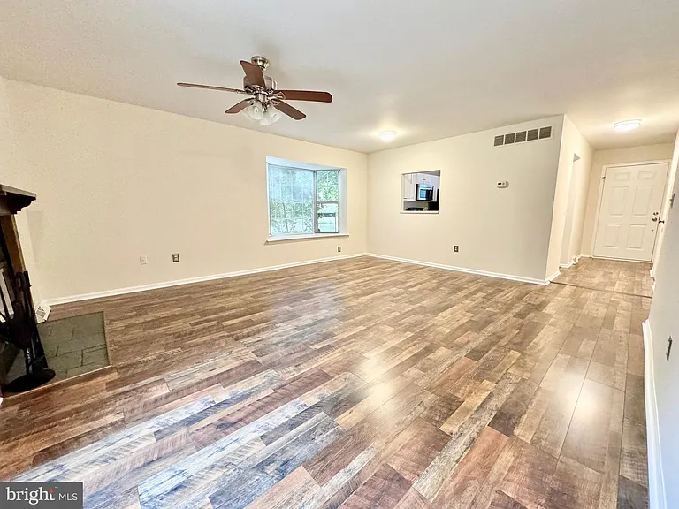 7 Lamplighter Ln — Photo 5