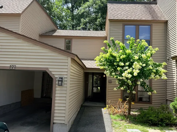 22 Sycamore Ln #22, Avon, CT 06001