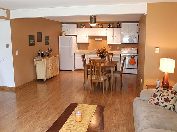2nd image of W169N11414 Biscayne Dr