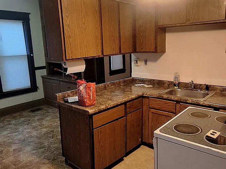 1214A S 22nd St — Photo 12