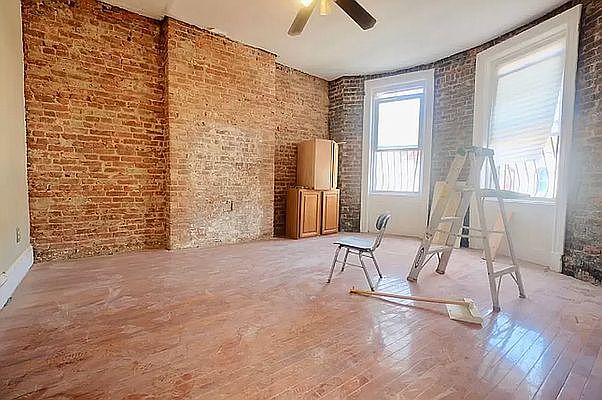 1st image of 294 Weirfield St #3