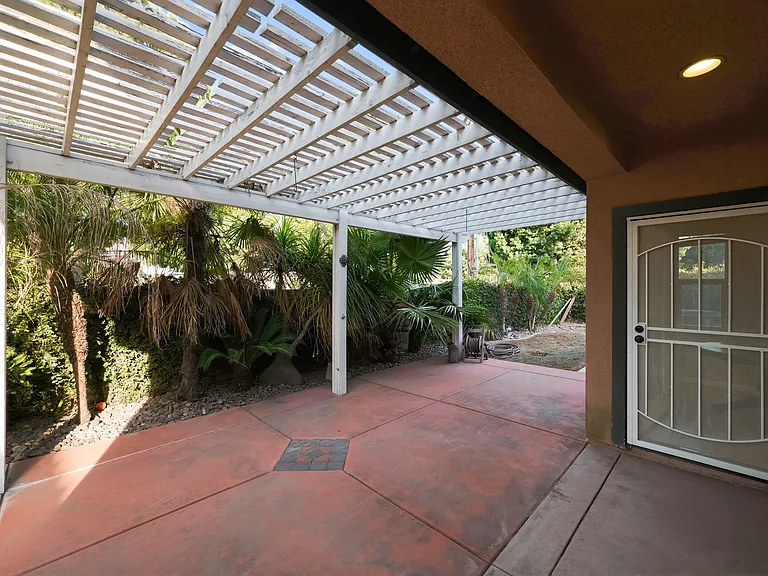 1728 Edmon Way — Photo 37