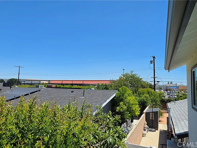 6518 Royer — Photo 3