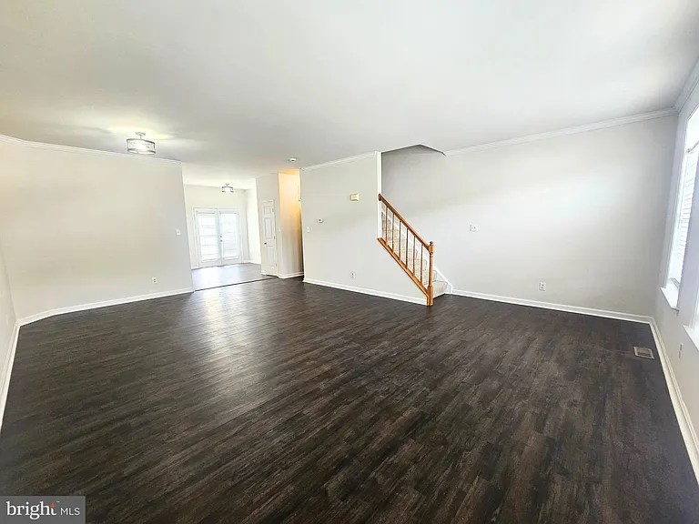 303 Dundee Pl — Photo 9