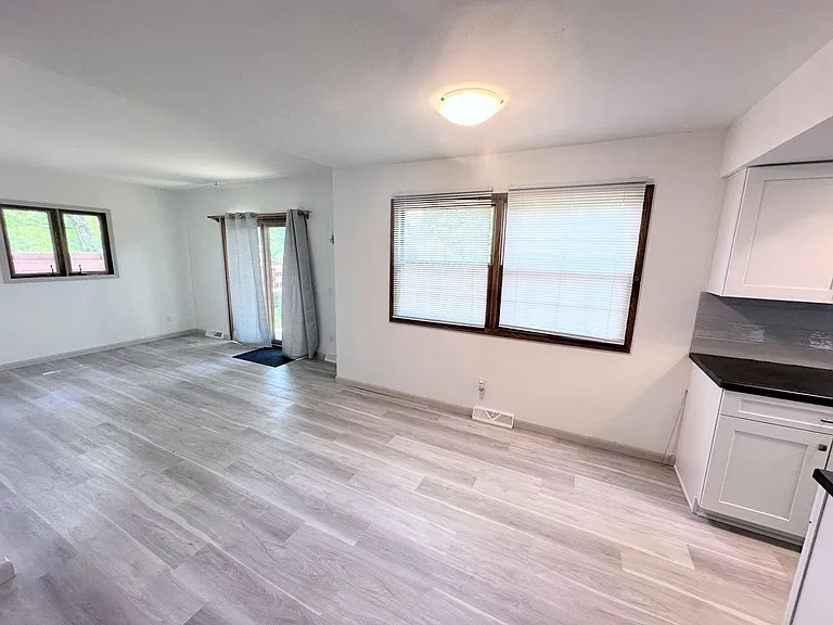 1502 & 1504 Prairie Rd — Photo 11