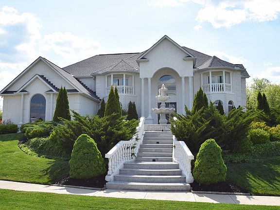 2nd image of 7036 Southampton Ln