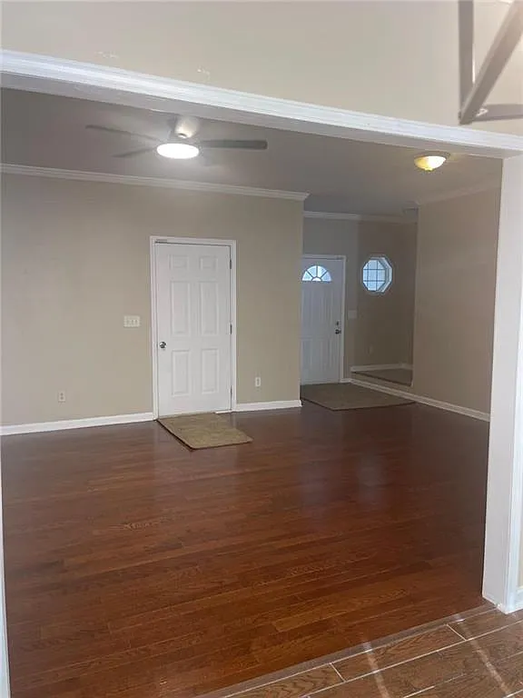 3 bed, 2.5 bath, 1836 sqft, $2,100 — Photo 4