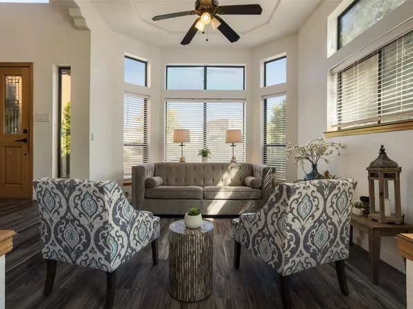 4154 Cheyenne Cir, Santa Fe, NM 87507