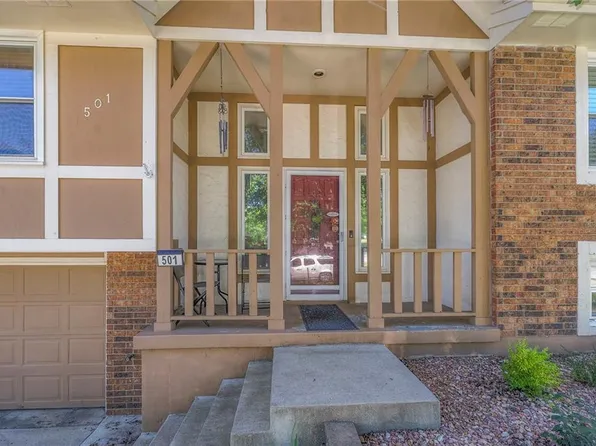 501 NE Country Ln, Lees Summit, MO 64086