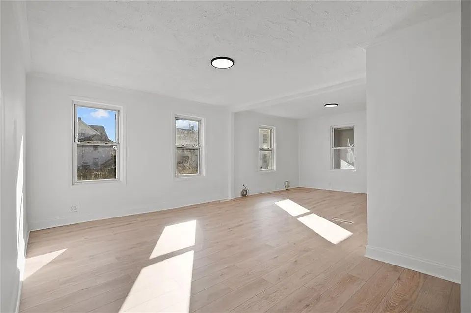 1st image of 11 Bettez St
