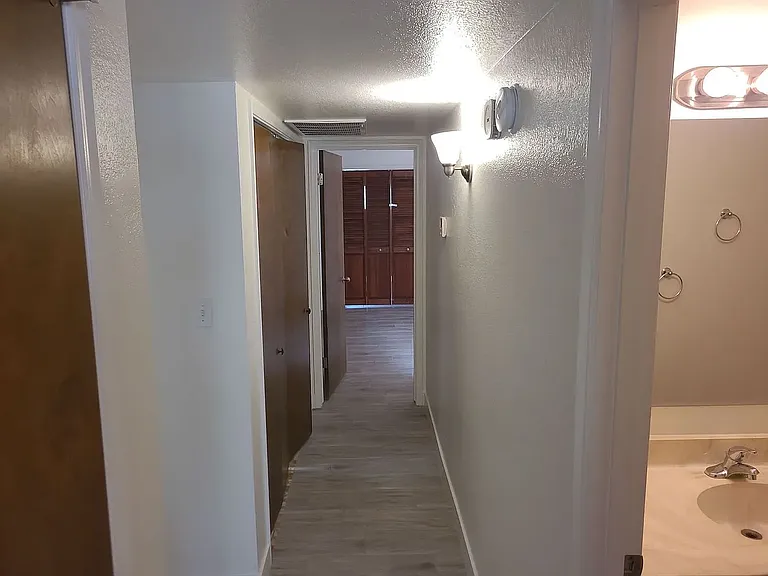552 N Emerson St — Photo 8