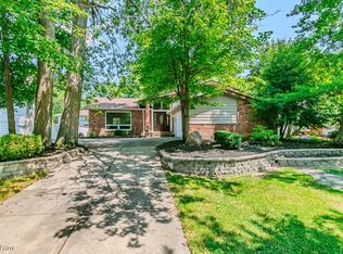 5593 Harleston Dr, Lyndhurst, OH
