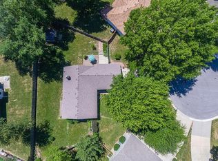 6732 Caenen Lake Rd, Shawnee, KS 66216