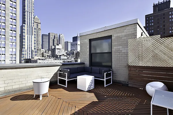 Sold by Compass | media 5