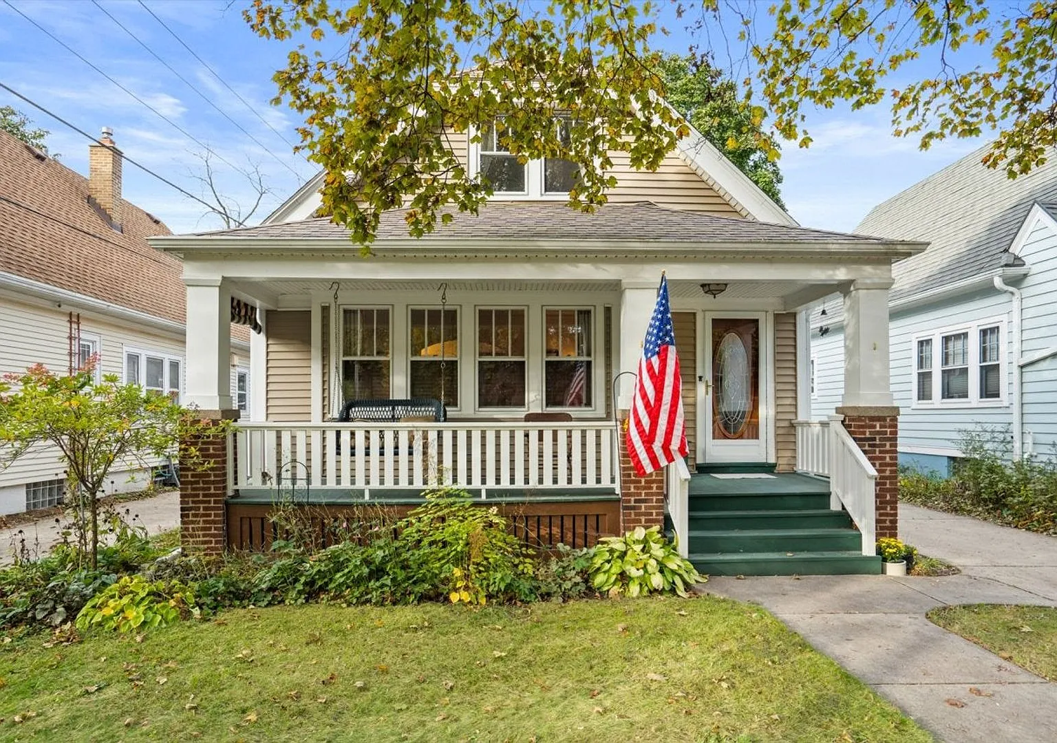 Charming 4-Bedroom Cape Cod for Rent in Shorewood — Photo 1