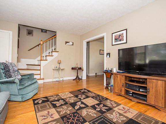 5th image of 4019 Busath Ave