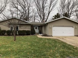 121 Bellerive Rd, Springfield, IL 62704