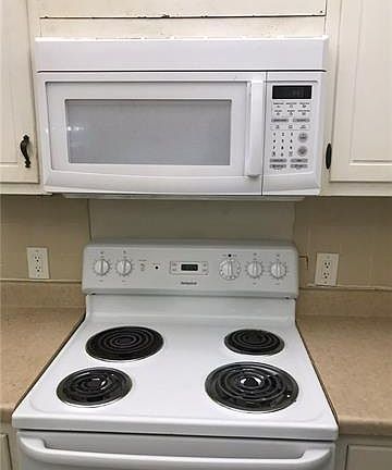 3rd image of 2229 Bellaire Ln