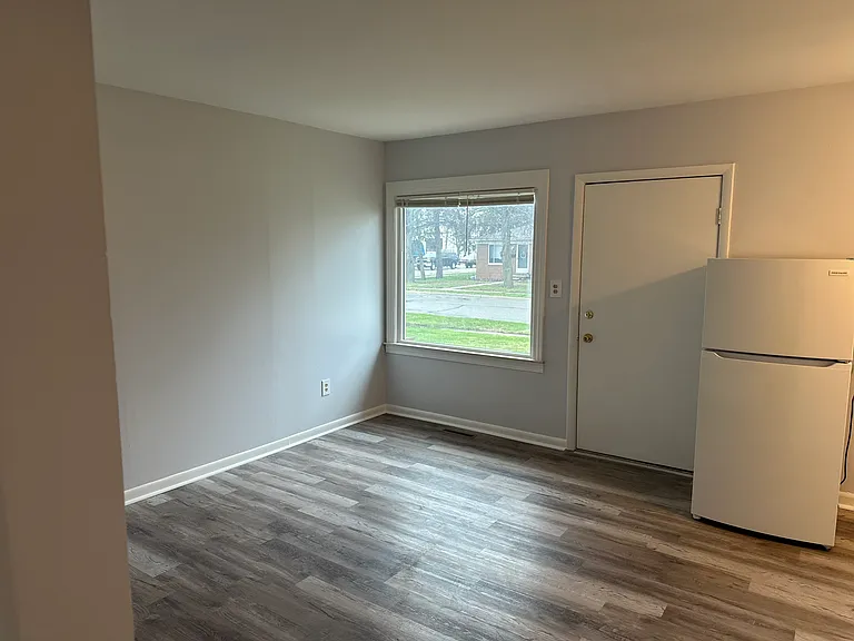 761 Adams St — Photo 15